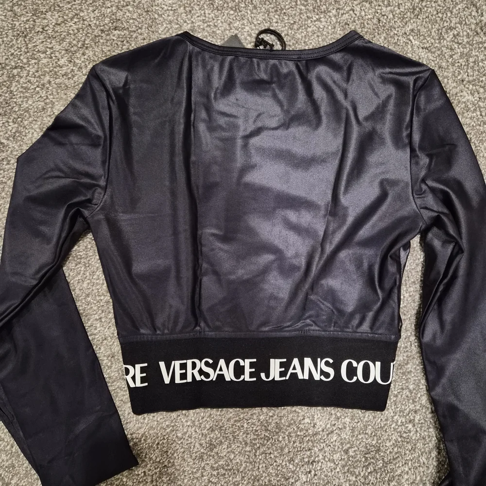 Versace Jeans Collection Black Logo-Waist Cropped Long Sleeve Top - Picture 6 of 12